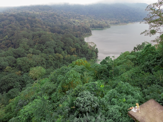 Spotting Wildlife in the Peruvian Amazon: A Guide for US Nature Enthusiasts
